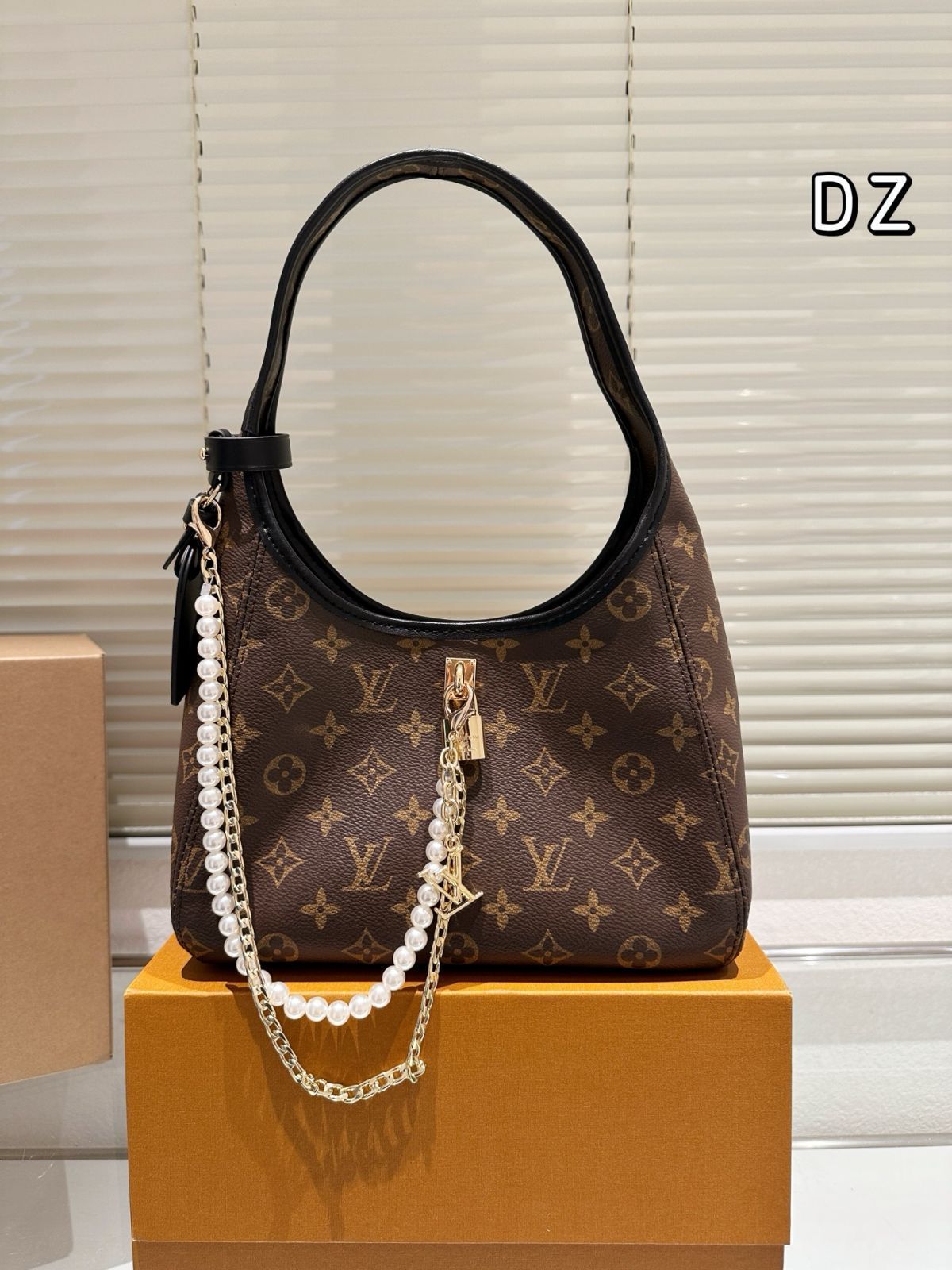 【大人上品♪】ルイヴィトン★ハンドバッグ ザ ドロップ PM モノグラムがお洒落♪】Louis Vuitton ザ ドロップ PM バッグ