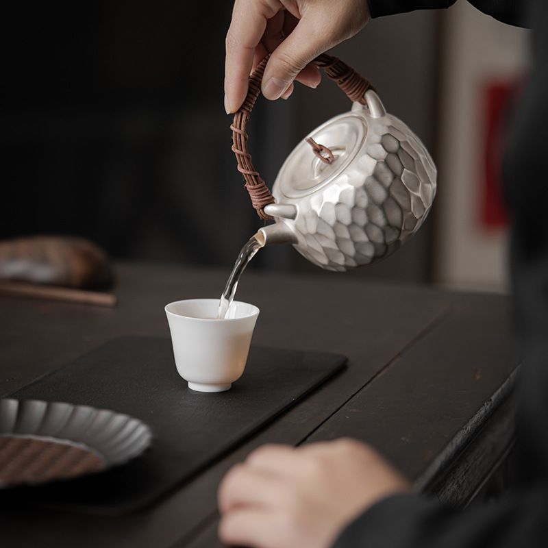手手鎏の銀壺鎚紋提梁壺工夫茶器陶磁文人泡茶壺単壺手作