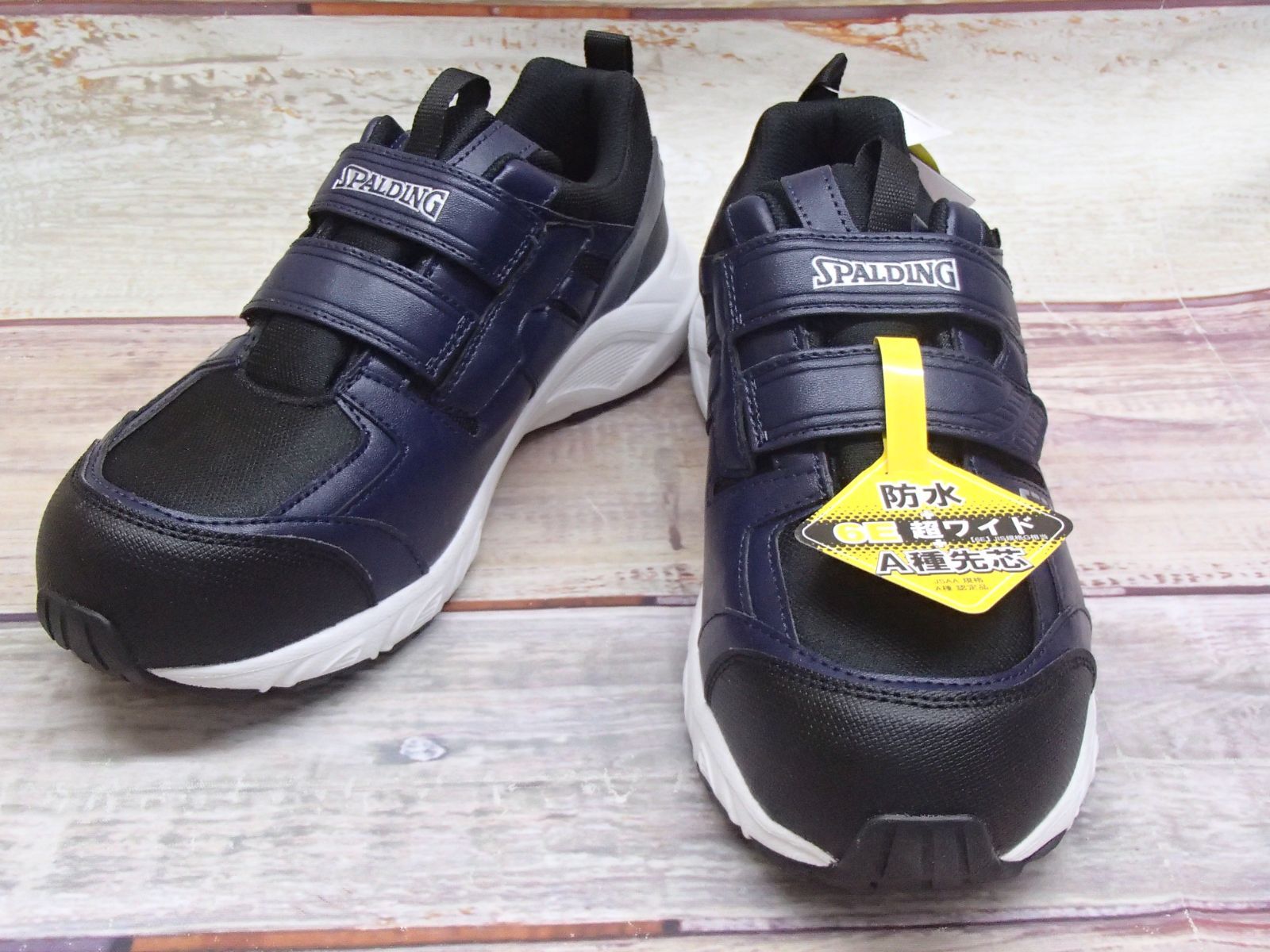新品　agawd 定価¥2万2000円　オールインワン adidas(アディダス) / ローカットスニーカー/25.5cm/GRN