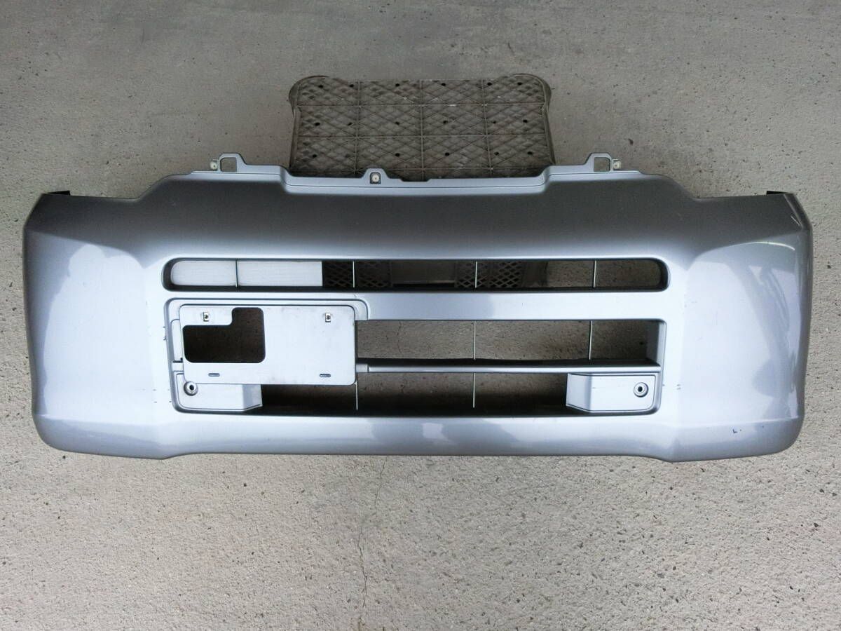 [544] 個人宅配送可 NV100 クリッパー U71V フロントバンパー 6400D135 カラーU17 取付部 破損なし