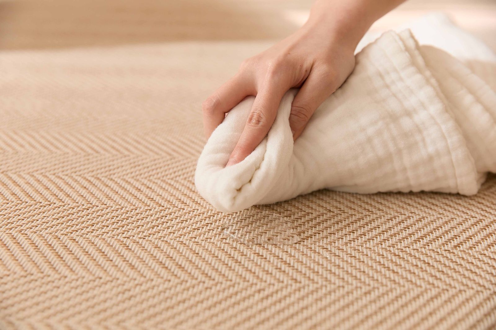 白系の色糸を横に 同色系の色糸を混ぜて