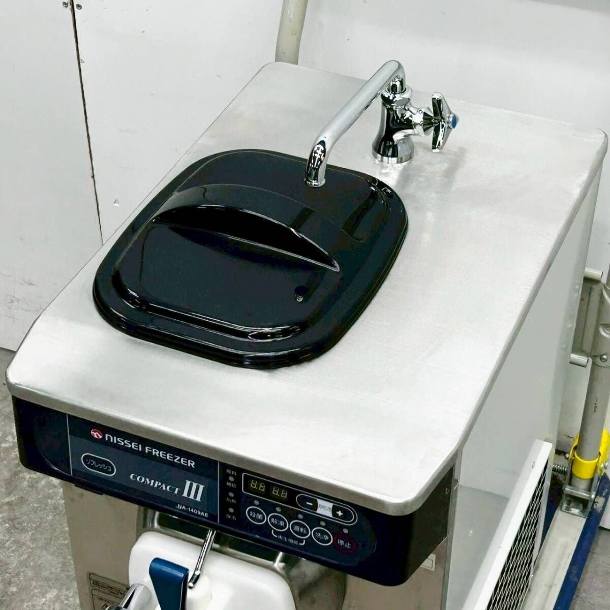 ニッセイ 卓上自動殺菌ソフトサーバー NA-1409AE ソフトクリーム