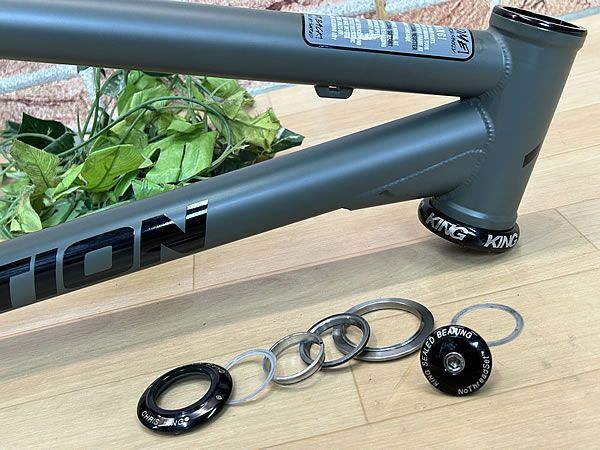 イチ推し!! 未走行品!! TRANSITION PBJ SHORT FRAME CHRISKING MTB