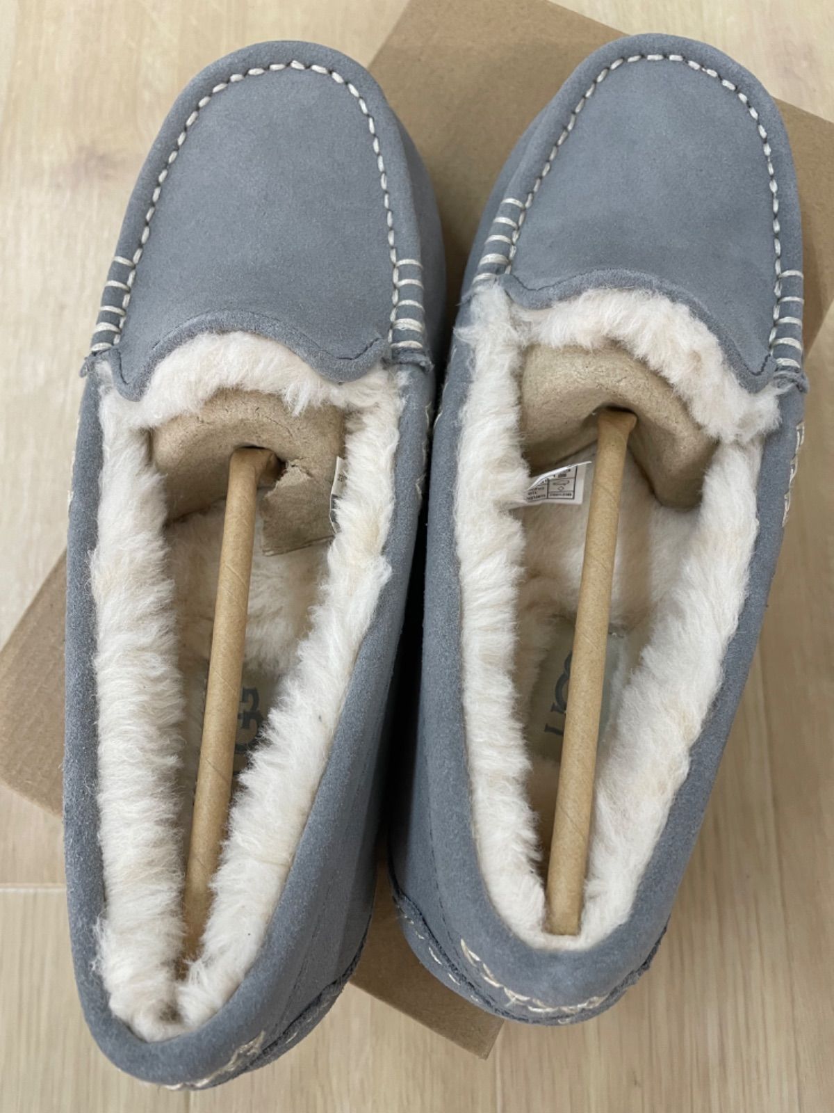 UGG