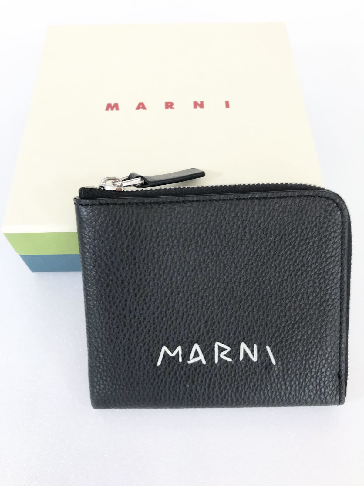 Marni マルニ メンディング ロゴ レザー ジップ ウォレット