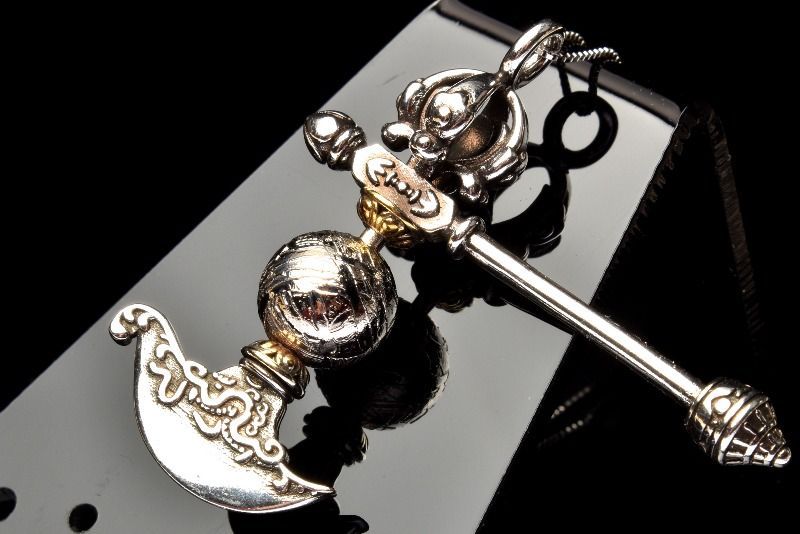 アルタイ隕石(メテオライト) 44x44(丸玉10)mm 鉞刀斧 シルバー