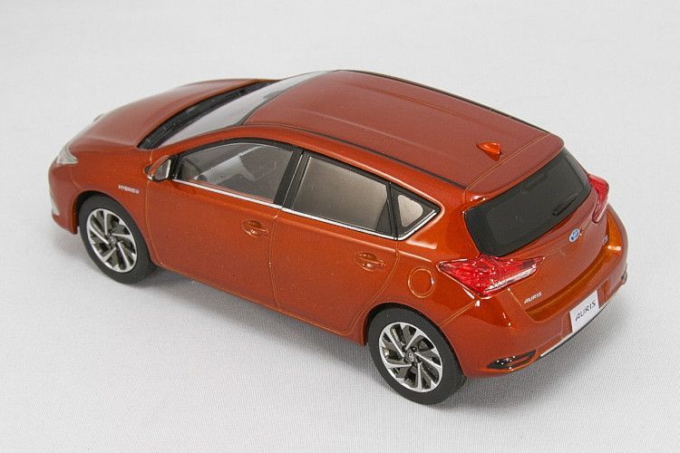 トヨタ特注 1/30 新型 トヨタ オーリス ハイブリッド 後期 オレンジ