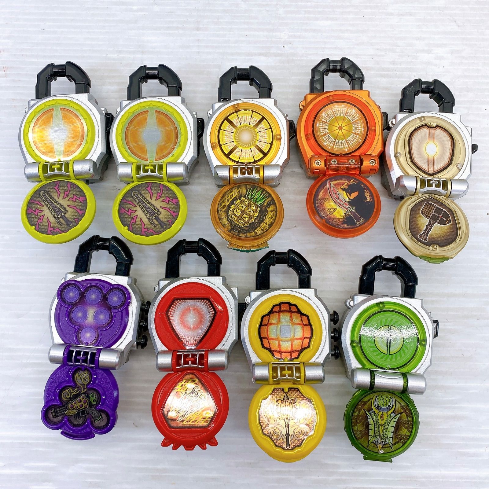 ◇BANDAI 仮面ライダー鎧武 DX戦極ドライバー ・無双セイバー・ ロック