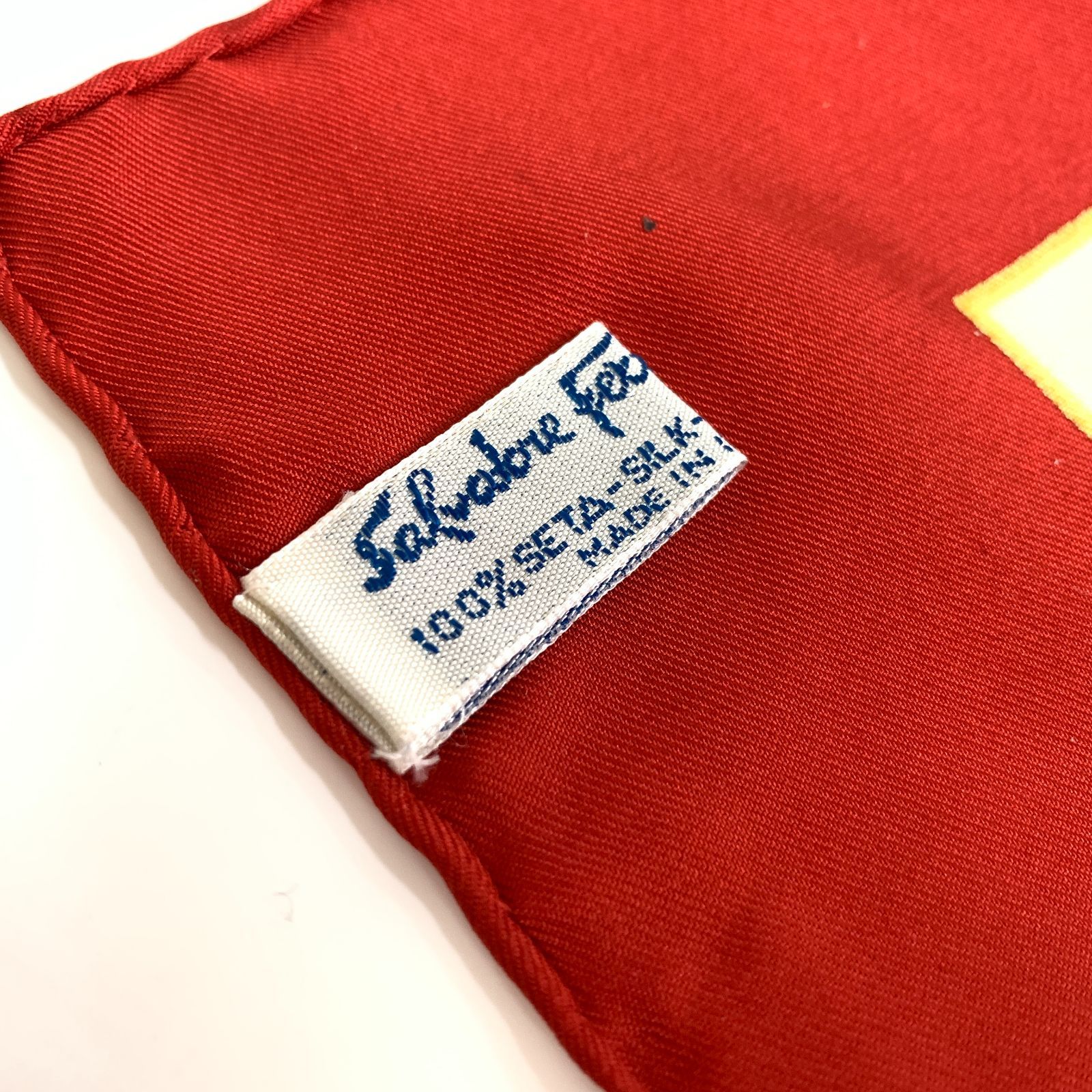 f001 C Salvatore Ferragamo サルヴァトーレ・フェラガモ シルク