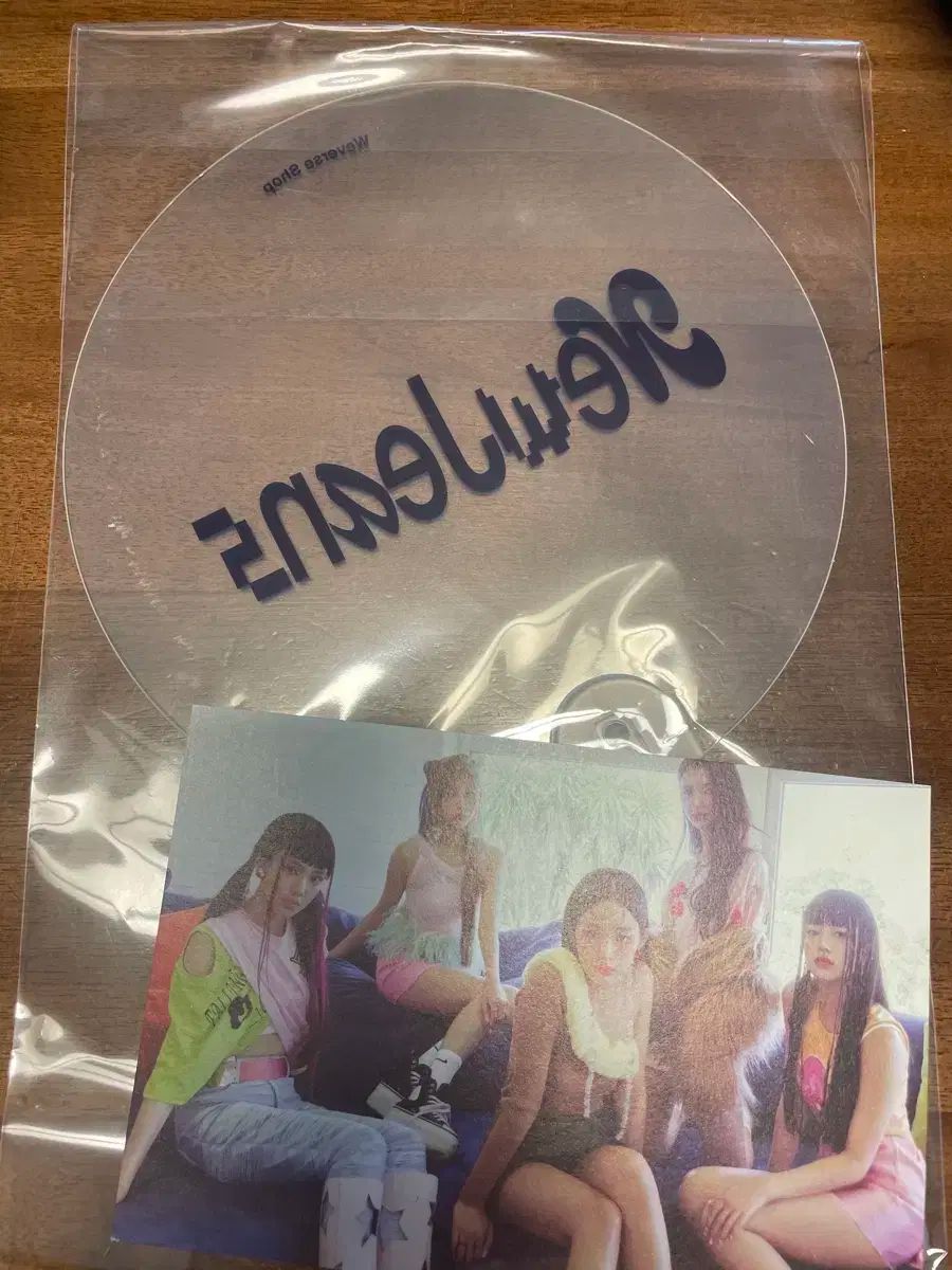 【雷市場（ポンジャン）商品韓国直送】NewJeans(ニュージーンズ・ニュジ) ヒョンダイ ポップアップ うちわ ポストカード