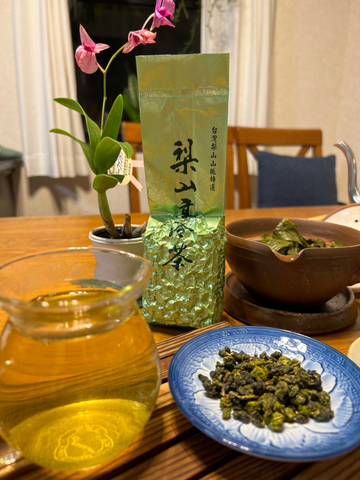 【台湾好茶】梨山高冷茶 一番茶 手摘み 春茶 青心烏龍茶 頂級品 1心2葉 台湾好茶】梨山高冷茶 一番茶 手摘み 春茶 青心烏龍茶 頂級品 1