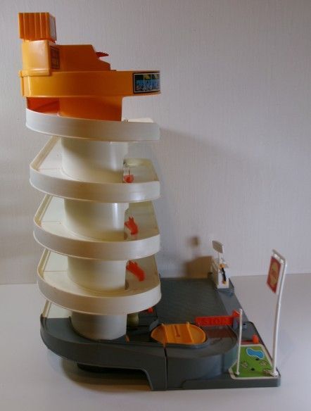 希少 ニュー トミカビル デラックス ミニカー用の立体駐車場 5階建