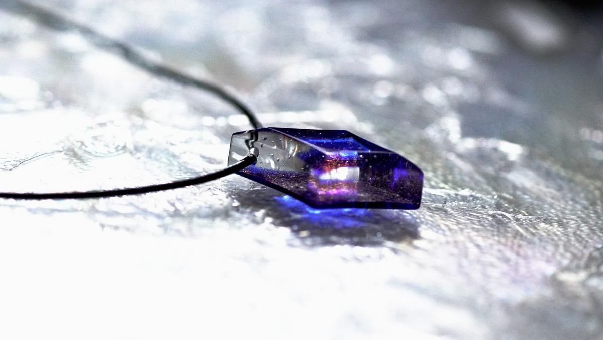 限りなき蒼海の星 ネックレス ひし形 チャーム ブルー