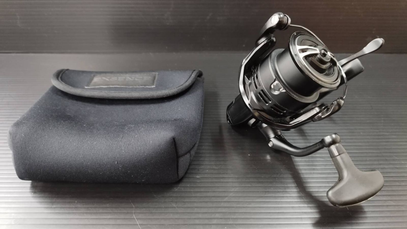 DAIWA 25 カルディア FC LT2000S-H 未使用（訳あり 実釣未使用