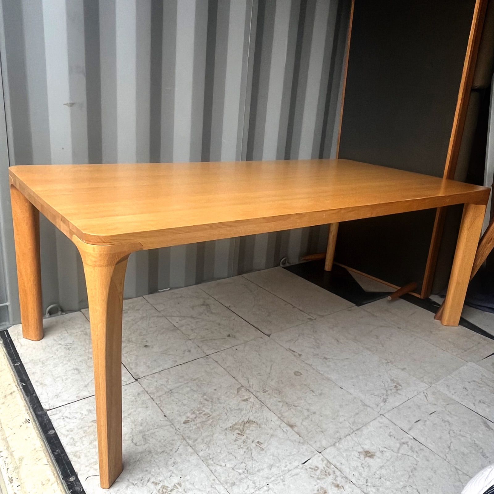 取付無料！カリモク家具 北欧風天然木おしゃれインテリアダイニングテーブルw180 取付無料！カリモク家具 北欧風天然木おしゃれインテリアダイニング