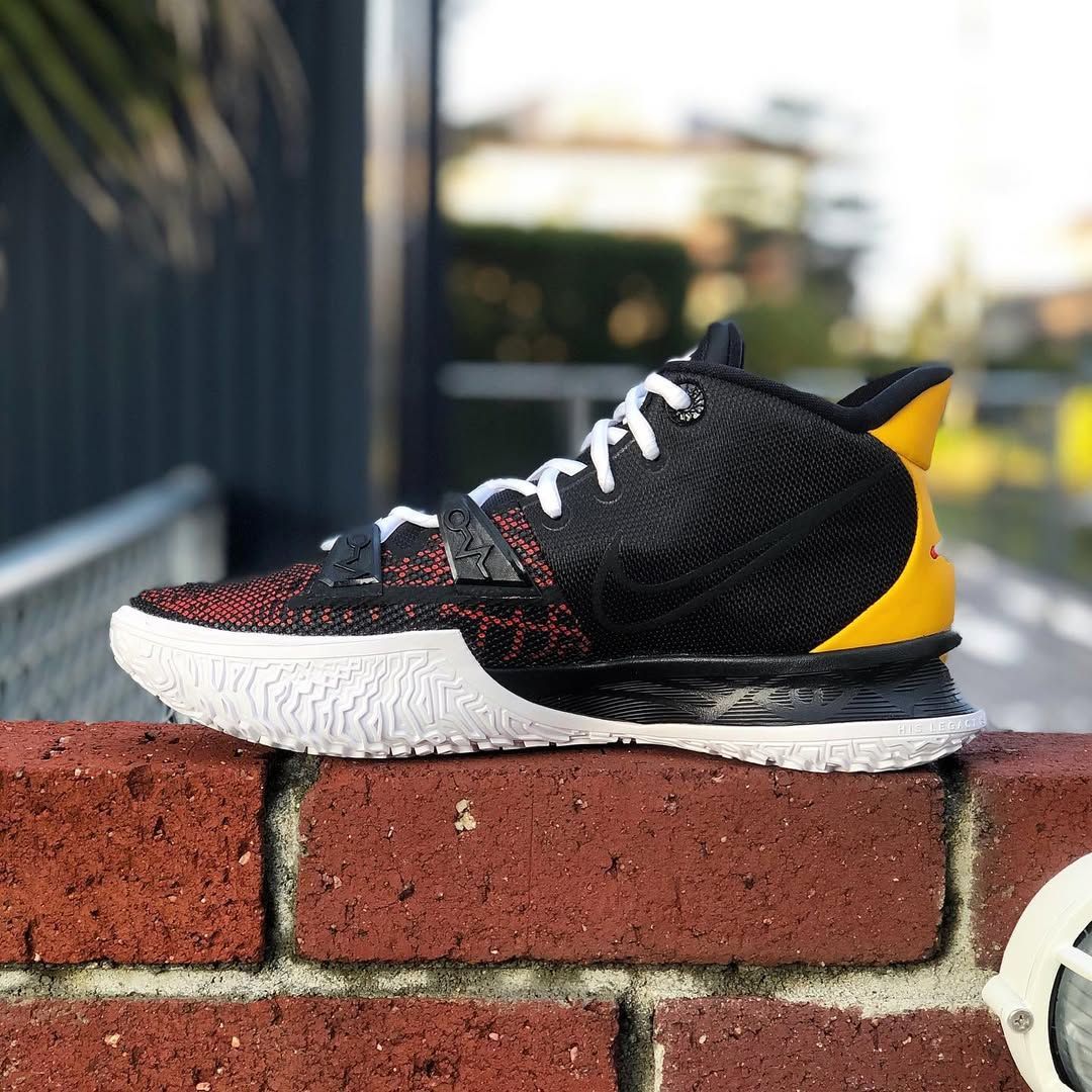 NIKE KYRIE 7 EP 'RAYGUN' ナイキ カイリー 7 レイガン 【MEN'S