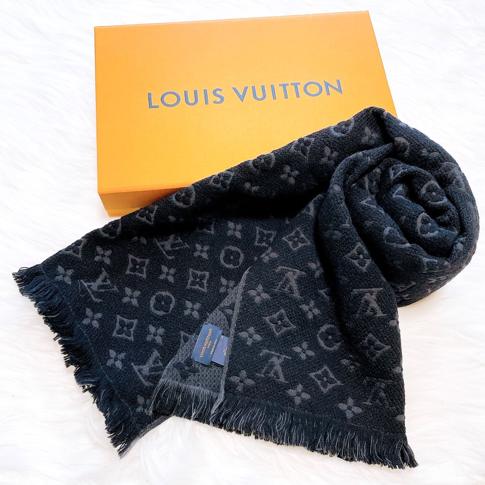 LOUIS VUITTON　エシャルプ モノグラム クラシック　マフラー 大人気【Louis Vuitton 】 エシャルプ・モノグラム クラシック