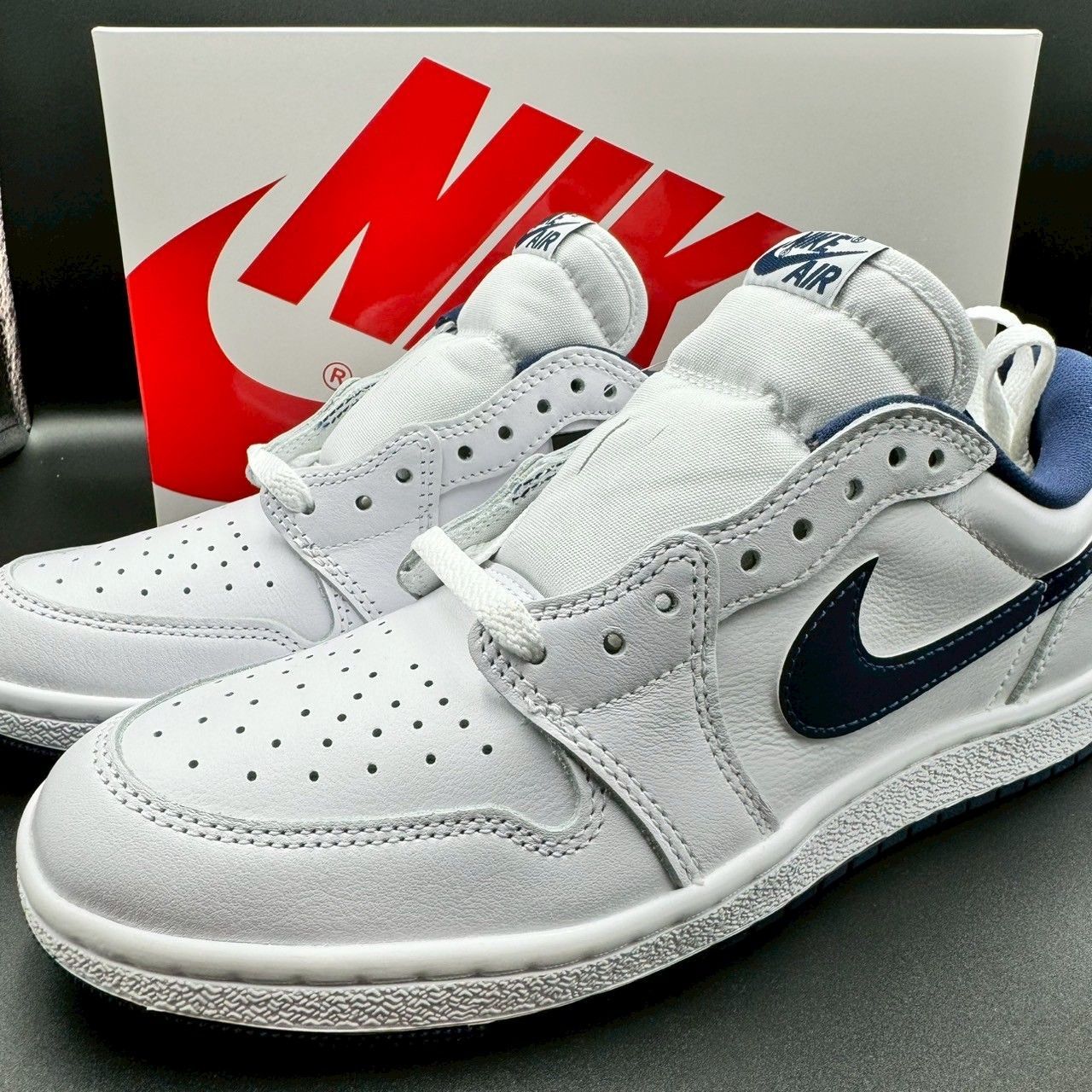 美品✨ナイキ WMNS エア ジョーダン 1 LOW トリプルホワイトW26cm NIKE ナイキ AIR JORDAN1 LOW エアジョーダン1 ローカット 白