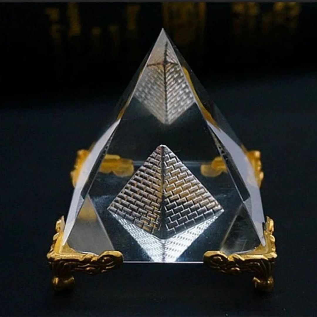 オルゴナイト 黄金台座のピラミッド クリスタル 4.5cm チャクラ