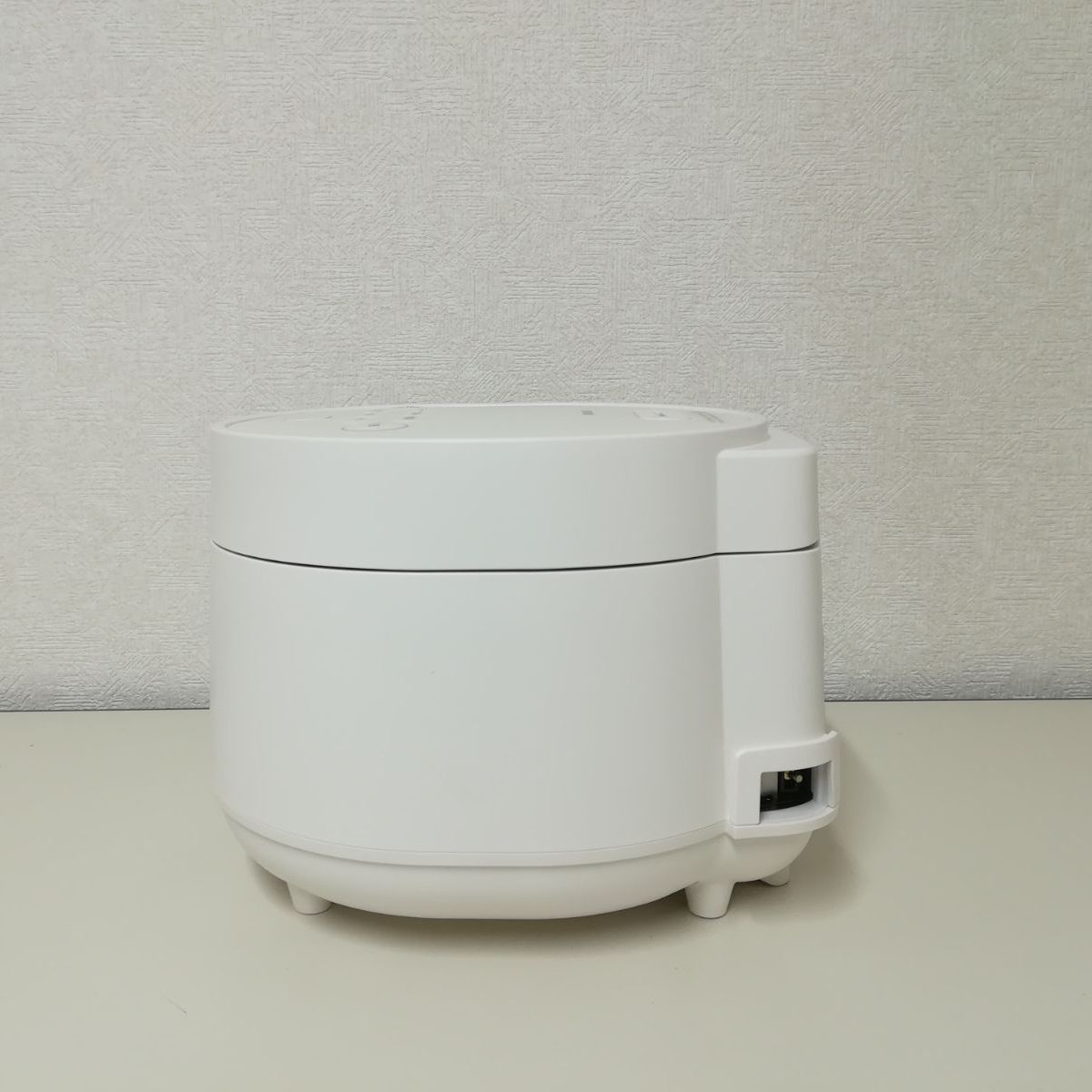 アイリスオーヤマ ジャー炊飯器 RC-MGA30-W 最大炊飯容量:0.54L 2024年製 中古美品 送料無料 2423 - メルカリ