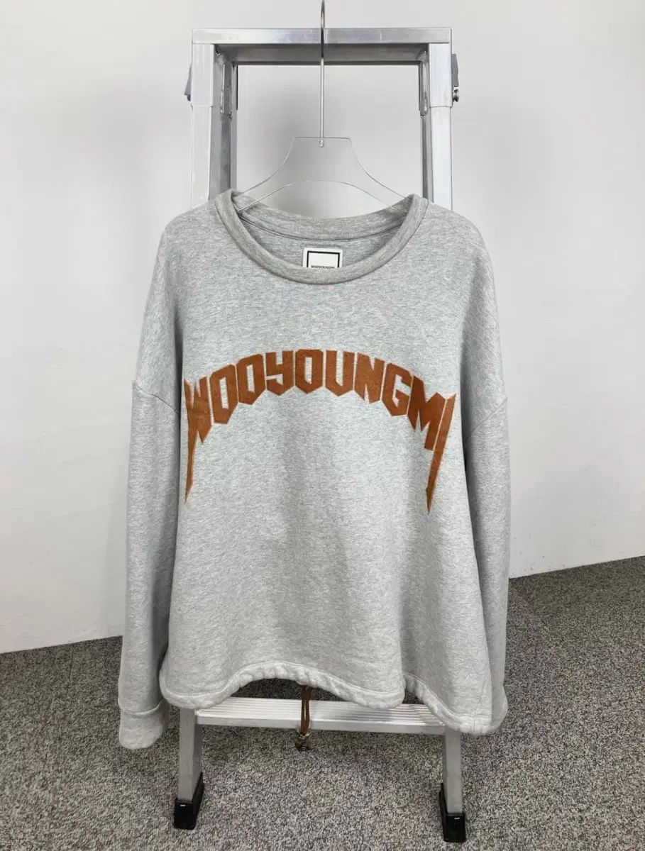 WOOYOUNGMI ウーヨンミ ビッグ ロゴ スウェットシャツ