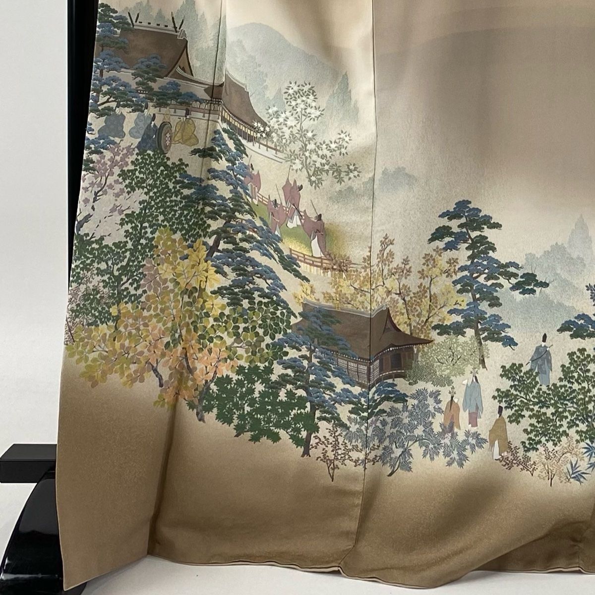 色留袖 身丈172cm 裄丈70.5cm L 袷 落款 事物 建物 金糸 寿光織 薄茶色 正絹 秀品 一つ紋