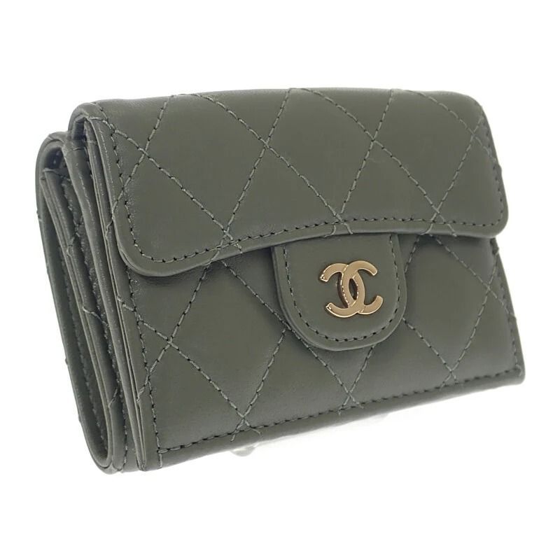CHANEL CHANEL スモールフラップウォレット AP0230-Y04059-NZG82 三つ折り財布 ラムスキン カーキ ゴールド金具 レディース