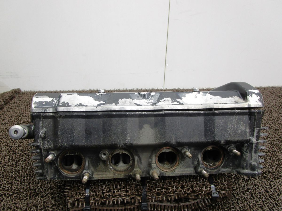 シリンダーヘッド