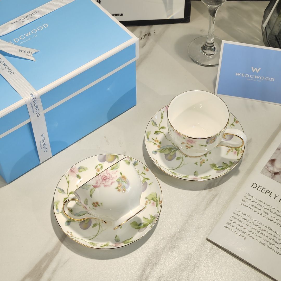 未使用 新品 ウェッジウッド WEDGWOOD へリア カップ&ソーサー 