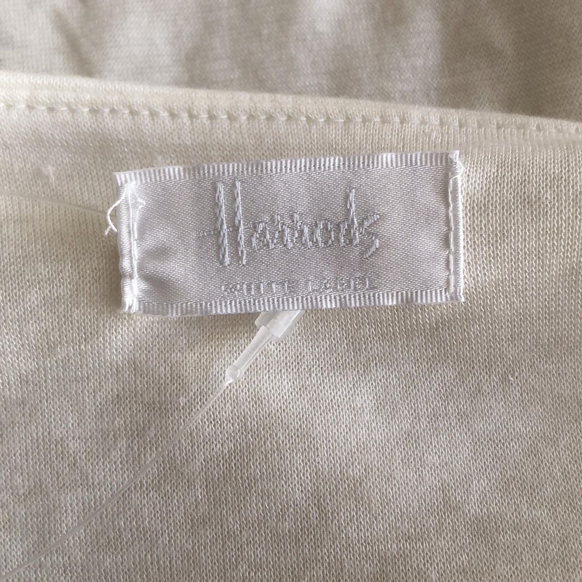 Harrods - HARRODS(ハロッズ) カーディガン レディース - アイボリー 長袖 HARRODS(ハロッズ) カーディガン レディース - アイボリー 長袖