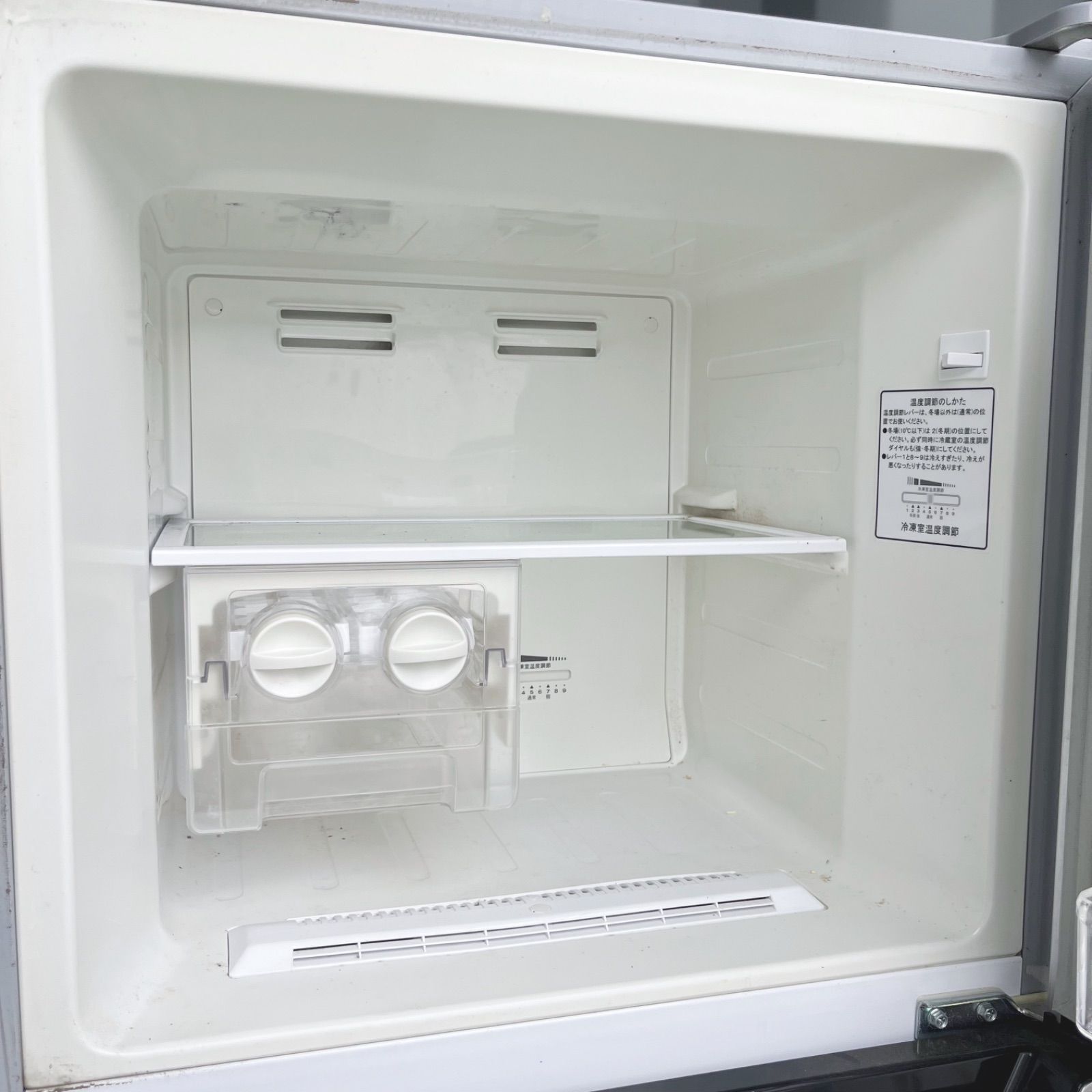 26取付無料！スタイリッシュシルバー大きめ227L 製氷ケース付き冷蔵庫