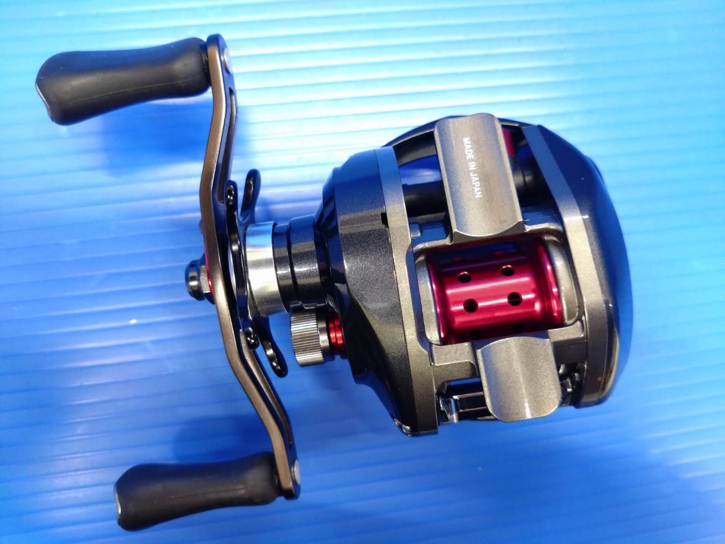 Daiwa ALPHAS 105H Finesse Custom ベイトリール ダイワ アルファス