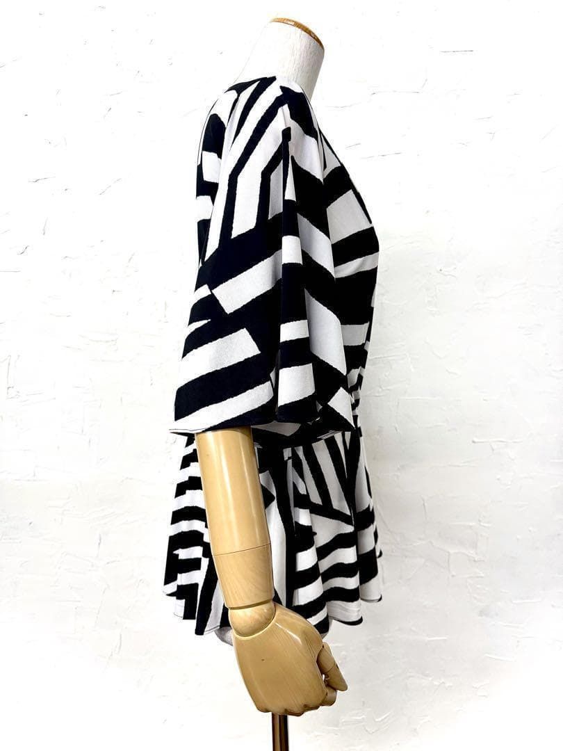 C. OROZCO ROMERO（C.オロズコ ロメロ） 、赤い海水着 ROXY ロキシー