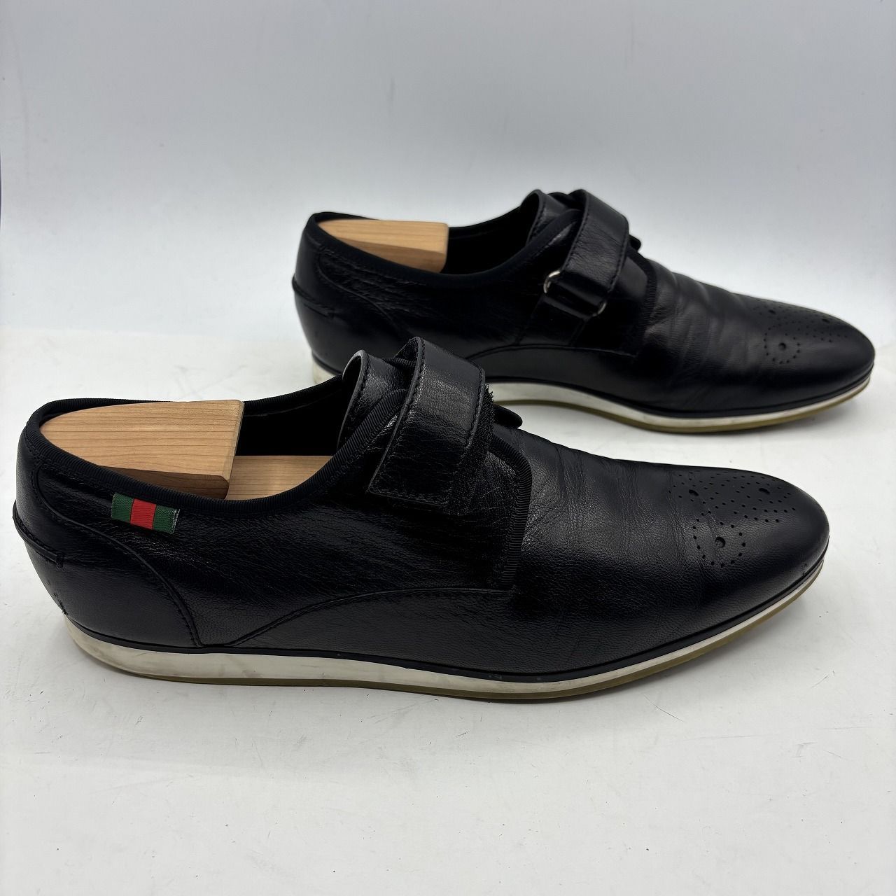 グッチ GUCCI シューズ レザー 革靴 メンズ メダリオン パンチング