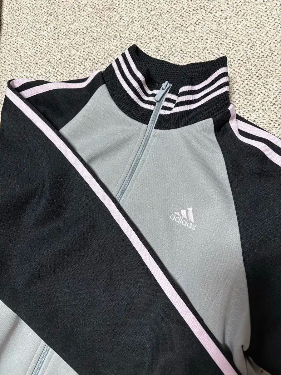 トラックジャージ 必須アイテム