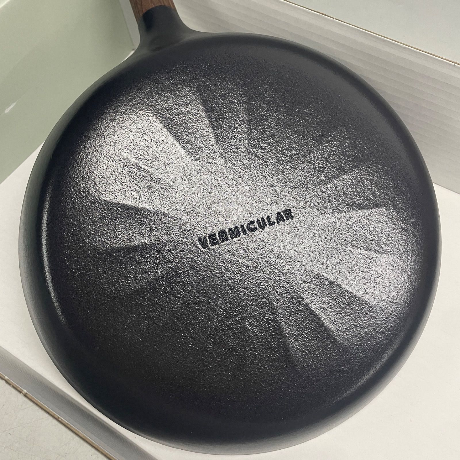 バーミュキュラ フライパン 26cm 蓋付き ◇ VERMICULAR