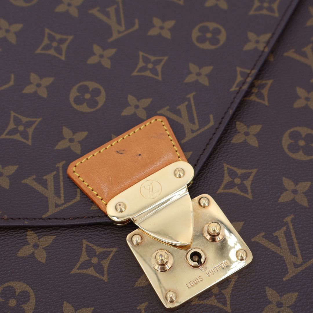 美品 ルイヴィトン ポルトドキュマン セナトゥール ビジネスバッグ LOUIS VUITTON】ルイヴィトン『エピ ポルトドキュマン バンドリエール