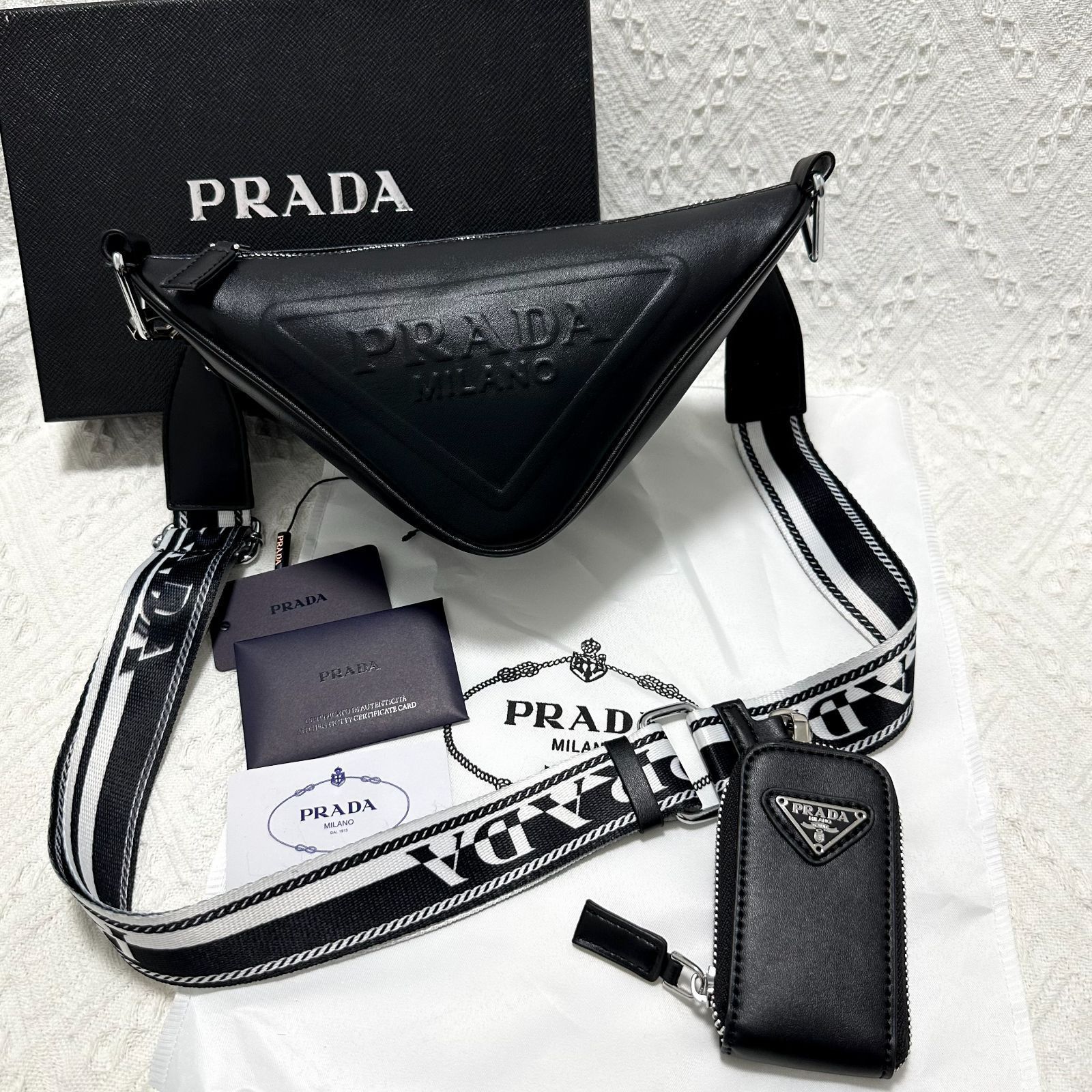 PRADA プラダ ノベルティ 三角 レザー ショルダーバッグ - メルカリ