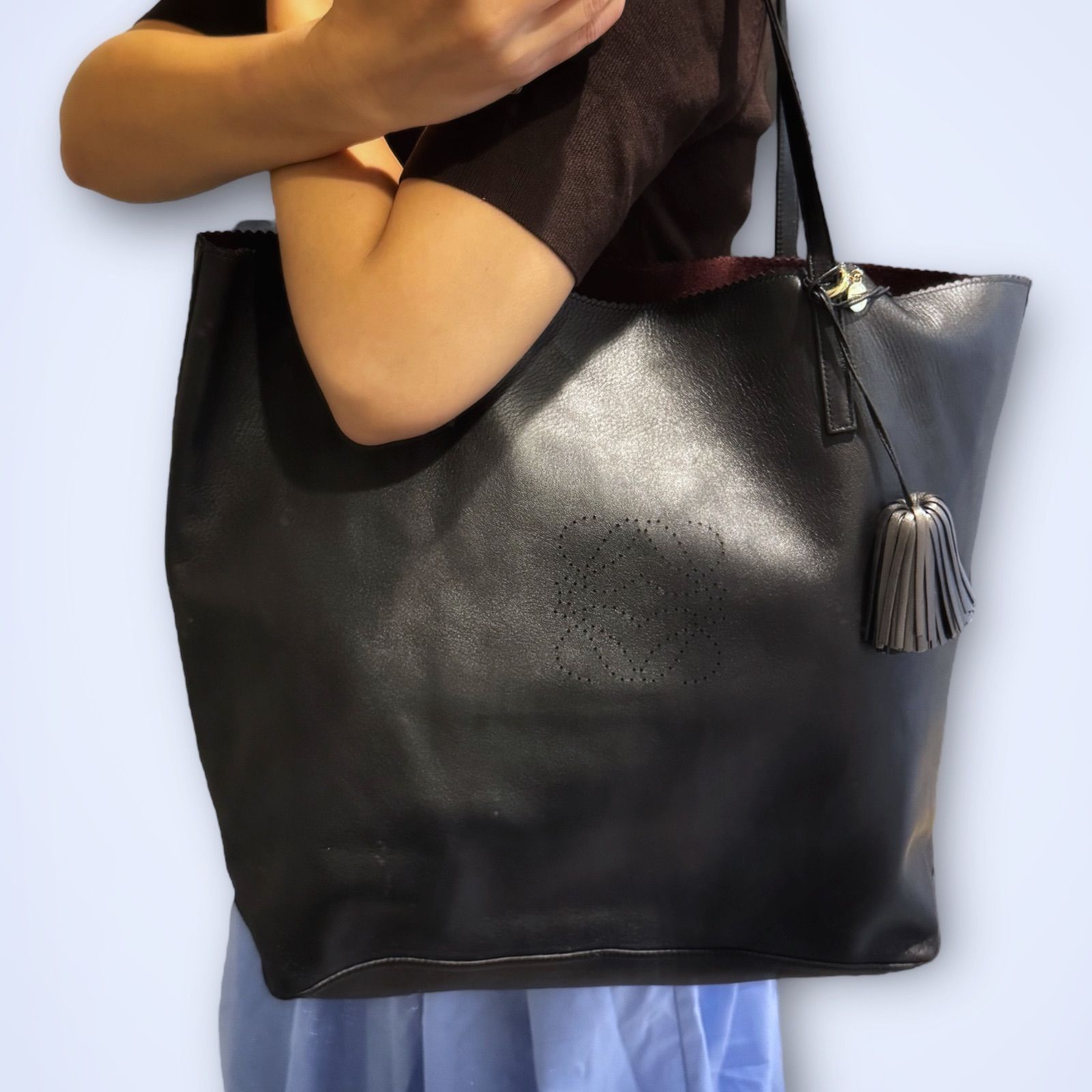 美品！LOEWE ロエベ アナグラム パンチングロゴ フリンジ トート