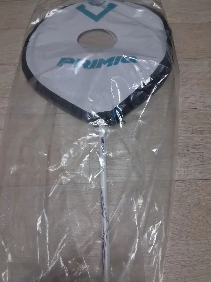 フリーミーバドミントンラケット 4U 81G ユニックス-S1 MD