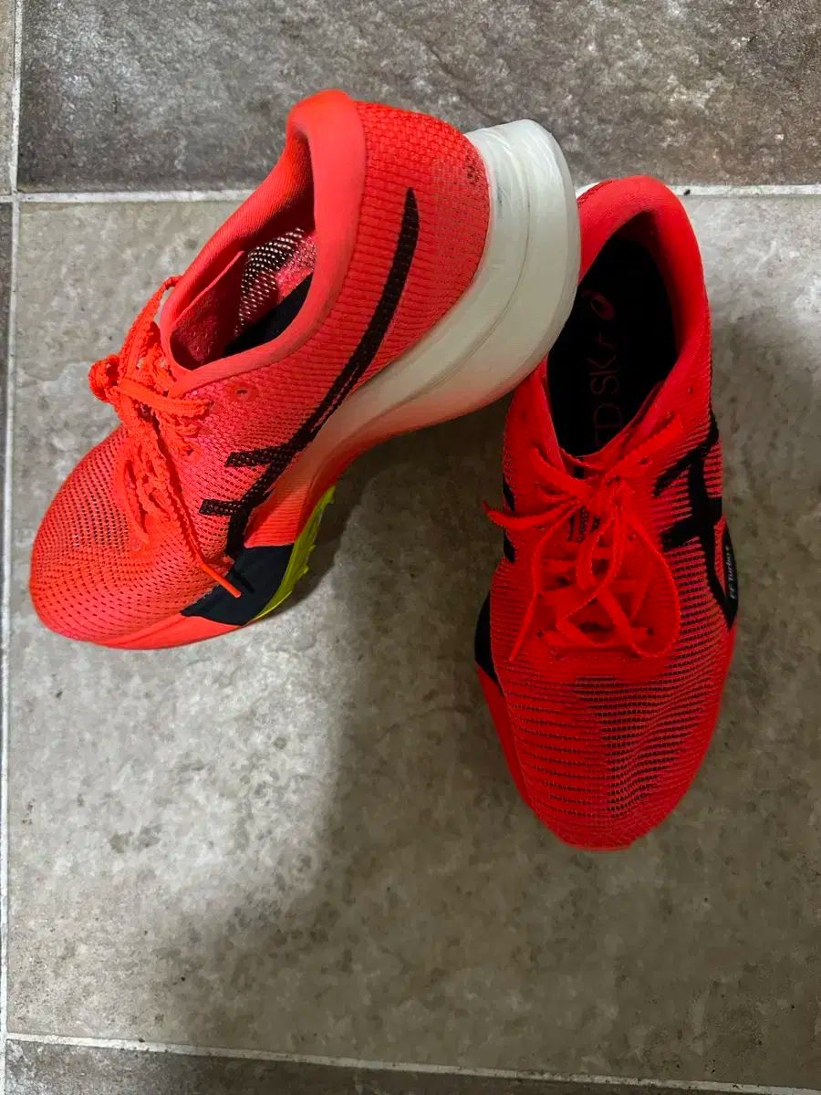 アシックス メタスピード スカイ パリ サンライズ レッド ブラック 240