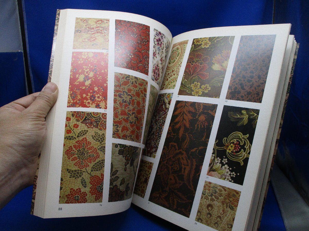 “初版本” 筋・縞・格子紋様図鑑　吉本 嘉門　グラフィック社 普及版 唐草模様図鑑 - メルカリ