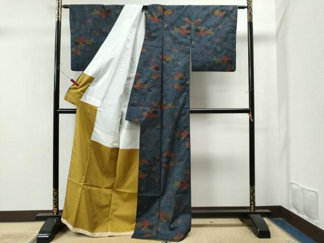 平和屋着物●本場大島紬　7マルキ　流水地紙吉祥草花文　正絹　逸品　CAAU1735yc 平和屋着物○本場大島紬 7マルキ 流水地紙吉祥草花文 正絹 逸品