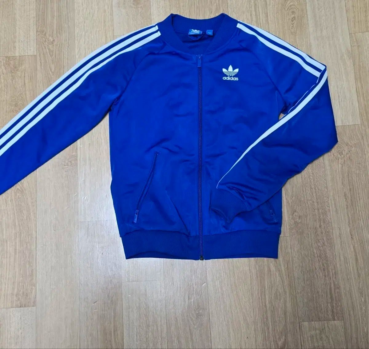 アディダス　ジャージ上下セット 青　レディース/adidas Amazon | [アディダス] オリジナルス ブルーバージョン