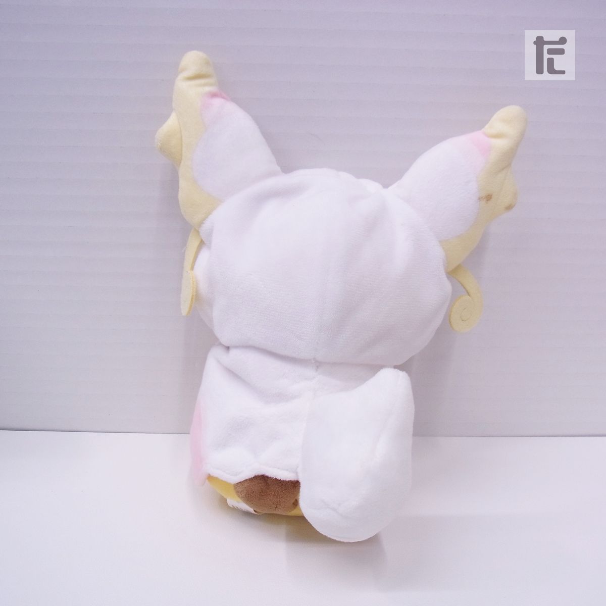 ピカチュウ ぬいぐるみ メガタブンネのポンチョ Amazon.co.jp: ポケモンセンターオリジナル ぬいぐるみ