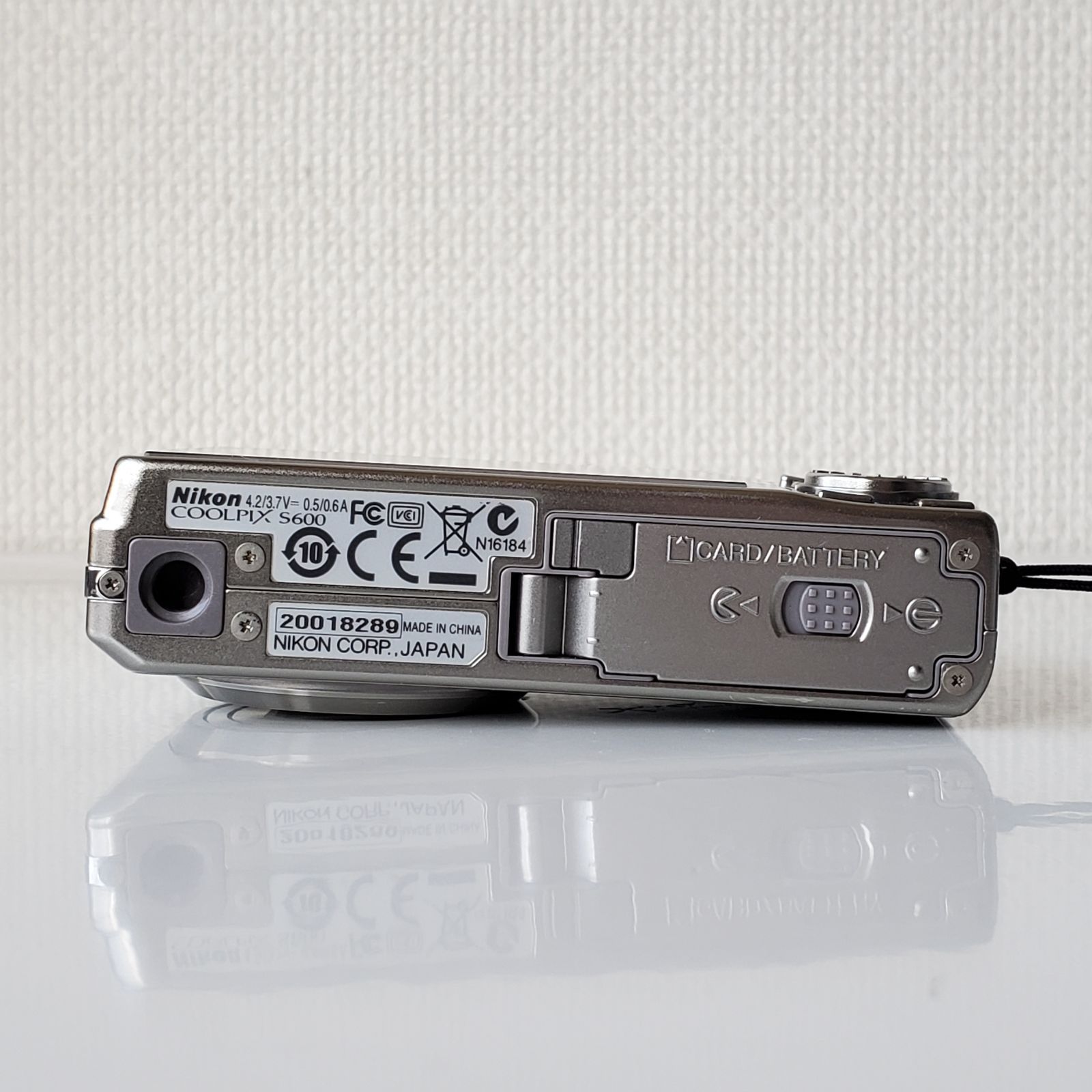 美品 通電・基本動作確認 ニコンNikon COOLPIX S600 S600S