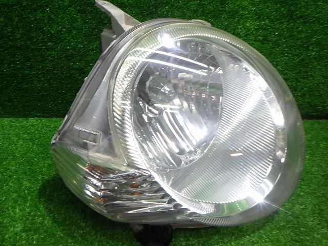 シエンタ ヘッドライト左右 ハロゲン NCP81/85 前期 52-123 42 シエンタ ヘッドライト左右 ハロゲン NCP81/85 前期 52-123 42