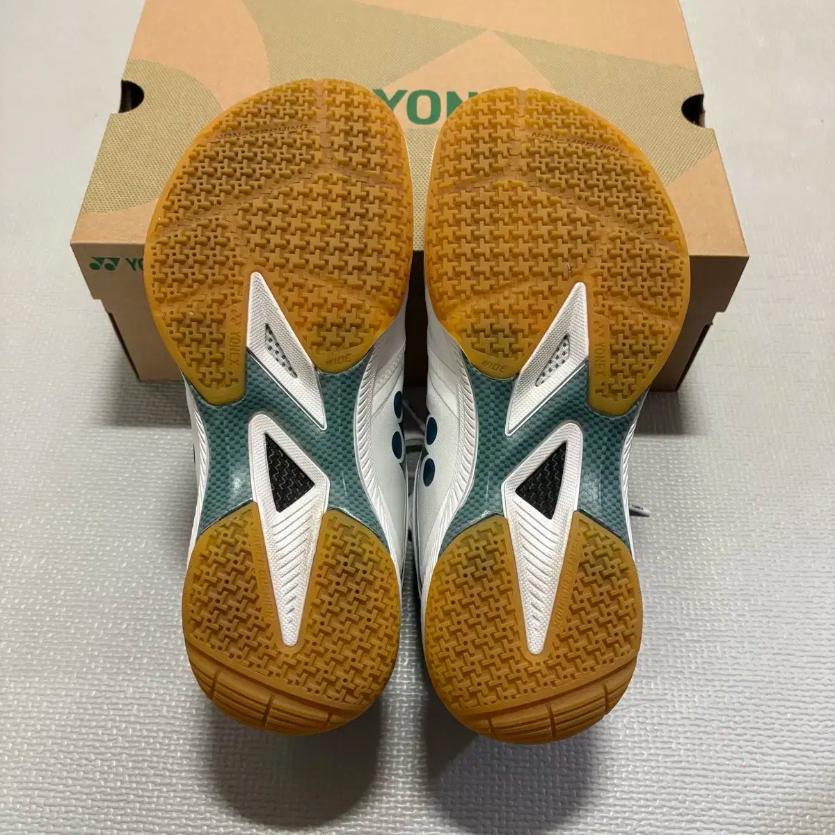 YONEX 65Z4