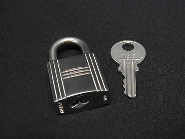 【美品】HERMES エルメス カデナ南京錠パドロック鍵2ケ付 □美品□ HERMES エルメス カデナ 南京錠 パドロック 120 鍵