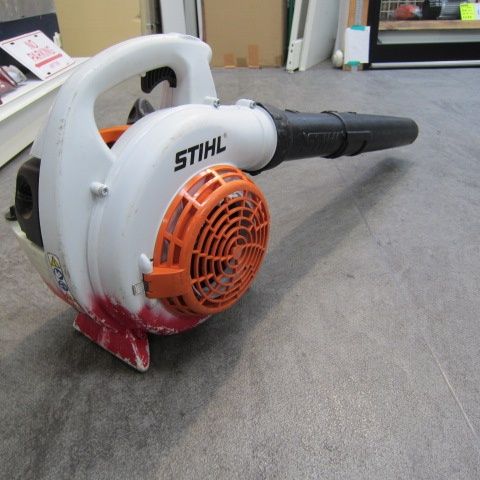 スチール(STIHL) エンジンブロア BG56【川崎店】 - メルカリ